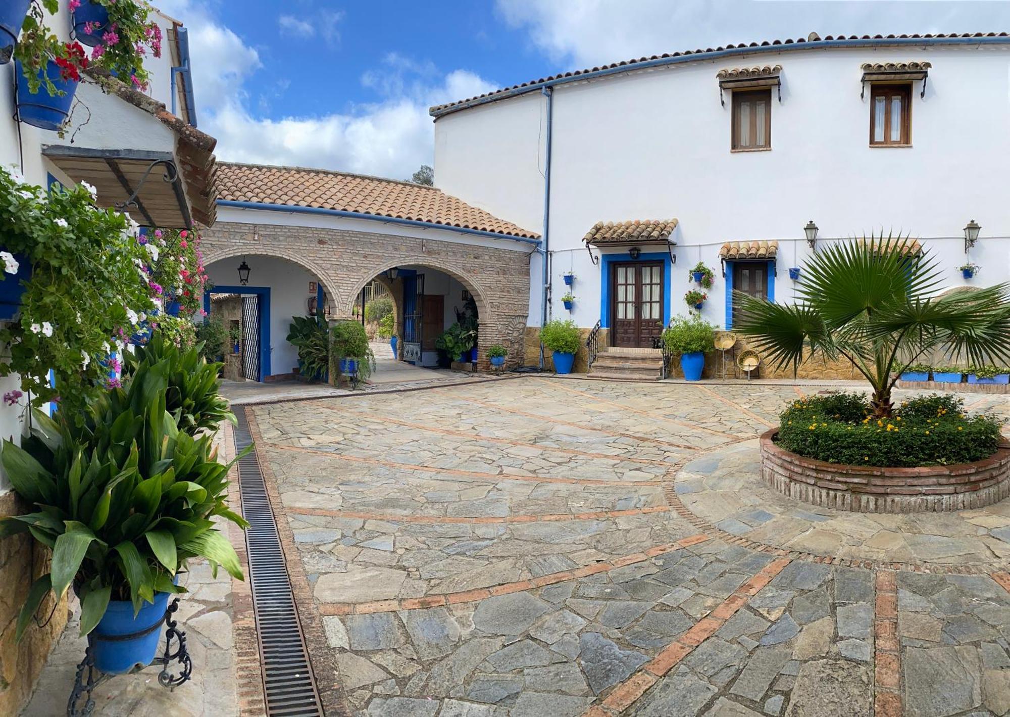 Apartamentos Turisticos Rurales Dos Fuentes Cordoba Exterior photo